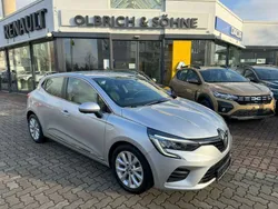 Platingrau Gebraucht 2021 Renault Clio V Intens Limousine | 15.990 € (Etwas zu teuer)
