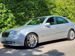 Silber Gebraucht 2005 Mercedes E320 Avantgarde Limousine | 10.800 €