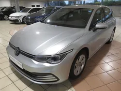Silber Gebraucht 2022 VW Golf VIII Life Limousine | 21.545 € (Guter Preis)