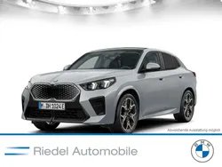 M brooklyn grau metallic Gebraucht 2024 BMW iX2 M Sport SUV | 52.990 € (Teuer)