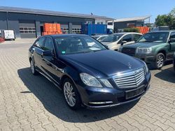Blau Gebraucht 2012 Mercedes E250 Limousine | 6.500 €