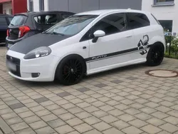 Weiß Gebraucht 2009 Fiat Grande Punto Kleinwagen | 4.350 € (Teuer)