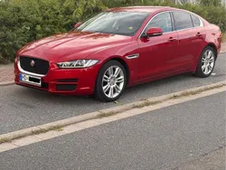 Rot Gebraucht 2016 Jaguar XE Portfolio Limousine | 9.999 €