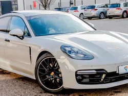 Grau Gebraucht 2019 Porsche Panamera 4S Limousine | 99.500 €