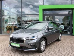 Graphitegrau met. Gebraucht 2024 Skoda Scala Selection Kleinwagen | 27.990 € (Teuer)