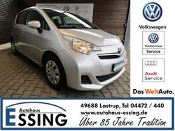 Silber Gebraucht 2011 Toyota Verso-S Life Van / Kleinbus | 6.490 € (Fairer Preis)