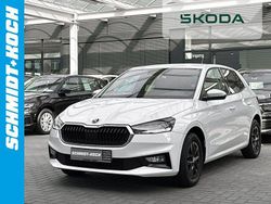 Weiß Gebraucht 2022 Skoda Fabia Ambition Kleinwagen | 17.599 € (Fairer Preis)