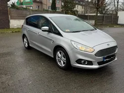 Silber Gebraucht 2016 Ford S-MAX S Van / Kleinbus | 8.000 € (Superpreis)