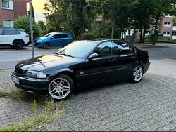 Schwarz Gebraucht 1999 BMW 316 Limousine | 3.000 €