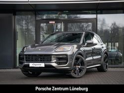 Grau Neu 2025 Porsche Cayenne GTS SUV | 175.719 € (Teuer)