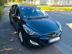 Schwarz Gebraucht 2012 Hyundai i30 Kombi | 6.900 € (Etwas zu teuer)