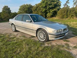 Silber Gebraucht 2000 BMW 740 M Sport Limousine | 9.200 €