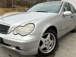 Silber Gebraucht 2004 Mercedes C180 Limousine | 2.890 €