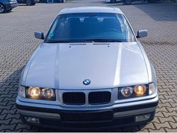 Silber Gebraucht 1994 BMW 316 Coupé | 3.300 €