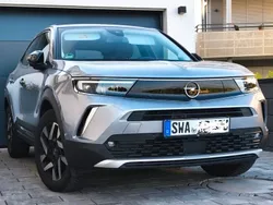 Grau Gebraucht 2023 Opel Mokka Elegance SUV | 20.600 € (Fairer Preis)