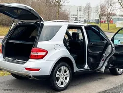 Grau Gebraucht 2010 Mercedes ML300 SUV | 14.900 € (Teuer)