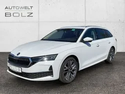 Weiss Gebraucht 2024 Skoda Octavia Selection Kombi | 36.490 € (Fairer Preis)