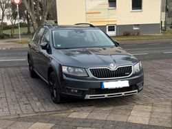 Grau Gebraucht 2016 Skoda Octavia Scout 4x4 Kombi | 9.000 € (Fairer Preis)