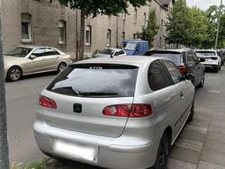 Silber Gebraucht 2004 Seat Ibiza Kleinwagen | 600 € (Guter Preis)