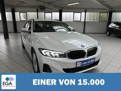 Weiß metallic Gebraucht 2023 BMW 320 Shadowline Kombi | 38.330 € (Fairer Preis)