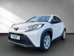 Weiß Gebraucht 2024 Toyota Aygo Business Edition Kleinwagen | 17.469 €
