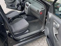Schwarz Gebraucht 2005 Opel Corsa Limousine | 1.700 € (Fairer Preis)