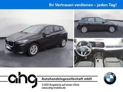 Black sapphire metallic Gebraucht 2023 BMW 225 Active Tourer Sport Line Van / Kleinbus | 28.830 € (Guter Preis)