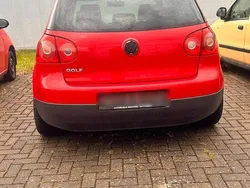 Rot Gebraucht 2004 VW Golf V Kleinwagen | 1.900 € (Fairer Preis)