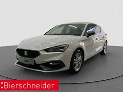 Weiss Gebraucht 2022 Seat Leon FR Limousine | 17.490 € (Guter Preis)
