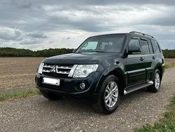 Grün Gebraucht 2012 Mitsubishi Pajero SUV | 20.600 €