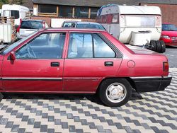 Rot Gebraucht 1988 Mitsubishi Lancer Limousine | 990 €