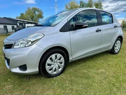 Silber Gebraucht 2013 Toyota Yaris Cool Limousine | 4.300 € (Etwas zu teuer)