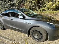 Grau Gebraucht 2021 Tesla Model Y Long Range AWD SUV | 29.700 € (Fairer Preis)