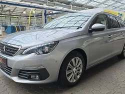 Grau Gebraucht 2020 Peugeot 308 Allure Kombi | 11.991 € (Etwas zu teuer)