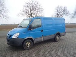 Blau Gebraucht 2007 Iveco Daily Van / Kleinbus | 3.800 € (Superpreis)