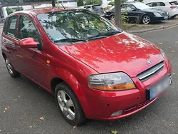 Rot Gebraucht 2004 Chevrolet Kalos Kleinwagen | 2.300 €