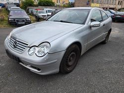 Silber Gebraucht 2003 Mercedes CL220 Coupé | 900 €