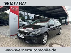 Lackierung schwarz perla nera/me Gebraucht 2018 Peugeot 308 Active Kombi | 10.890 € (Fairer Preis)