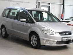 Silber Gebraucht 2013 Ford Galaxy Van / Kleinbus | 5.990 € (Fairer Preis)