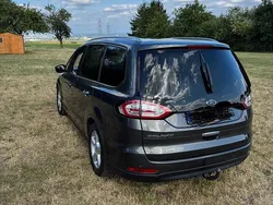 Grau Gebraucht 2016 Ford Galaxy Titanium Van / Kleinbus | 13.950 € (Fairer Preis)