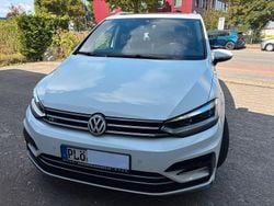 Weiß Gebraucht 2016 VW Touran Highline Van / Kleinbus | 19.800 € (Guter Preis)