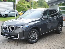 Grau Gebraucht 2024 BMW X5 Sport Line SUV | 73.990 €