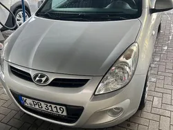 Silber Gebraucht 2011 Hyundai i20 Limousine | 2.650 € (Guter Preis)