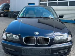 Blau Gebraucht 2001 BMW 320 Kombi | 2.500 € (Fairer Preis)