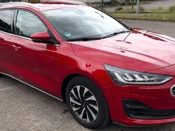 Rot Gebraucht 2022 Ford Focus Style Kombi | 17.900 € (Guter Preis)