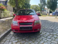 Rot Gebraucht 2002 Chevrolet Kalos SE Kleinwagen | 900 € (Guter Preis)