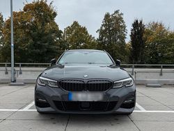 Grau Gebraucht 2020 BMW 330e M Sport Kombi | 32.600 € (Etwas zu teuer)