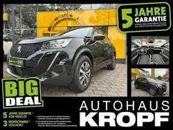 Schwarz Gebraucht 2022 Peugeot e-2008 Active SUV | 17.660 € (Superpreis)