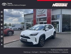 Schneeweiß Gebraucht 2022 Toyota Yaris Cross Team SUV | 23.990 € (Fairer Preis)