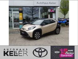 Ginger beige metallic/dach mysticschwarz mica Neu 2025 Toyota Aygo Kleinwagen | 19.960 €